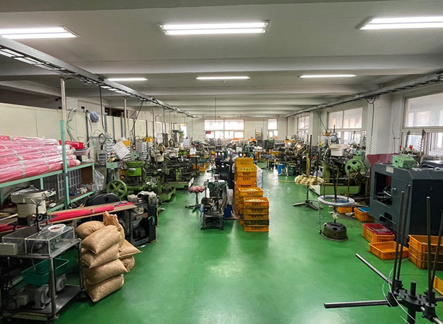생산 공장 내부 사진