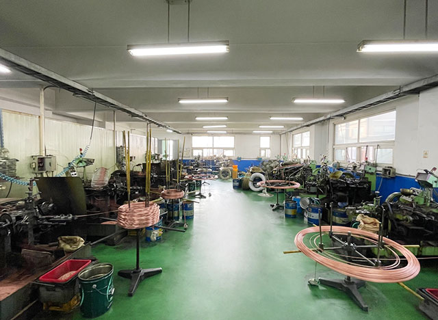 생산 공장 내부 사진